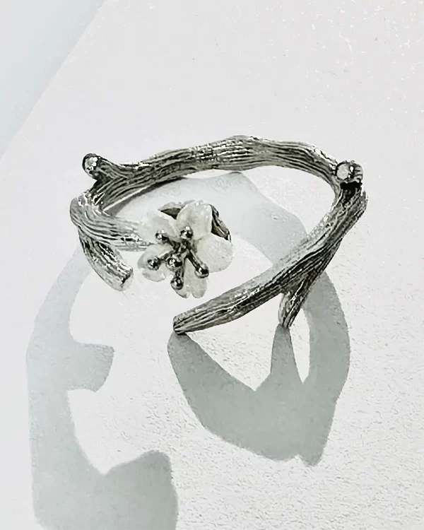 Sterling silver five-petal flower vine ring