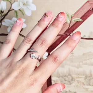 Sterling silver five-petal flower vine ring