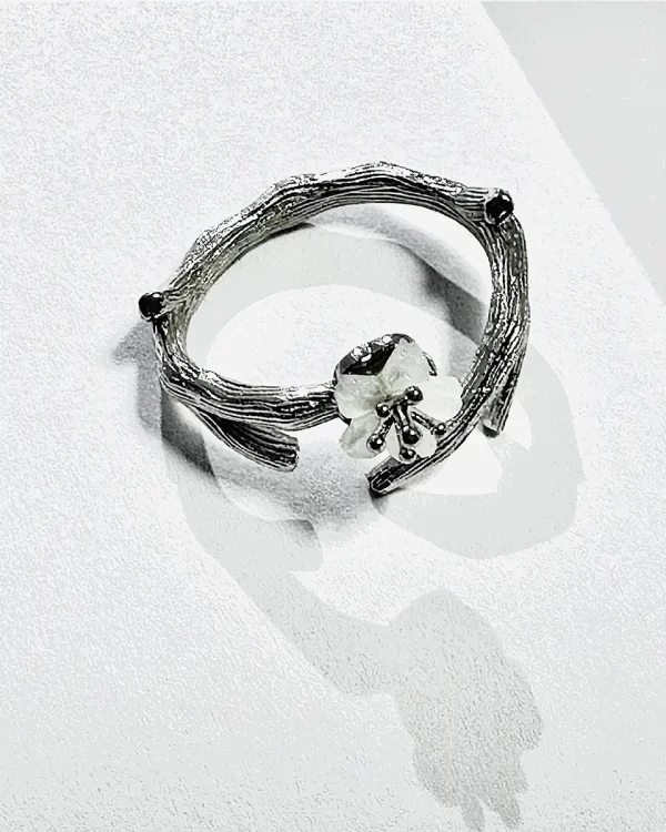 Sterling silver five-petal flower vine ring