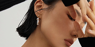 silver-earrings