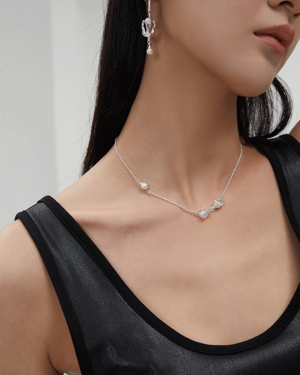 silver pearl necklace