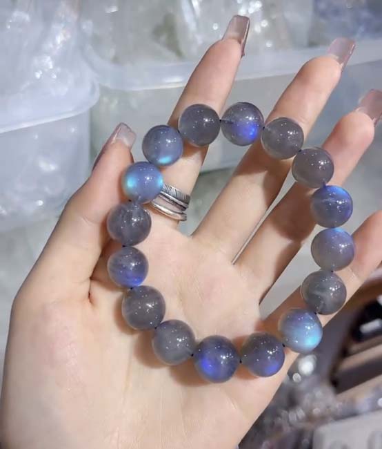 Labradorite Gray Moonlight Bracelet