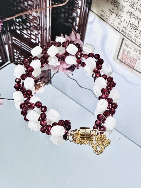 garnet&white-lipped pearl oyster bracelet